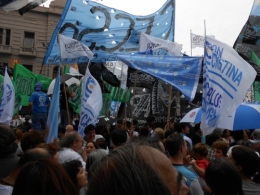 Foule Callao 1er mars.jpg