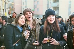1percee_jaune_trio.jpg