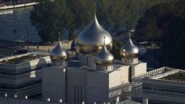 la-cathedrale-orthodoxe-russe-de-la-sainte-trinite-quai-branly-a-paris-le-12-octobre-2016-a-paris_5728619.jpg