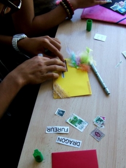 atelier,atelier d'art postal,collage,art postal,école primaire,collège,bibliothèque