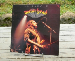 vinyls,lps,33t,accept,ace,acdc,a.d.x,autograph,black sabbath,def leppard,dokken,exodus,thorogood,judas priest,king diamond,kingdom come,kiss,loudness,magnum,megadeath,metallica,motörhead,ozzy,running wild,scorpions,slayer,trust,van halen,venom,collectors