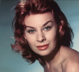 968full-magali-noël (1).jpg