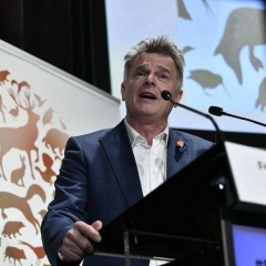 Fabien Roussel chasse 500.jpg