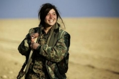 combattante syrie.jpg