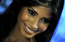 nicole faria.jpg