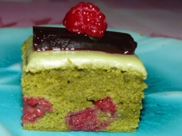 gâteau au yaourt,thé matcha,framboise,hibiscus
