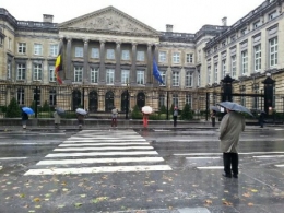 euthanasie, euthanasie des mineurs, veilleurs debout, Bruxelles, Sénat belge, sentinelles, Belgique, objecteurs de conscience, éthique, suicide assisté, contestation