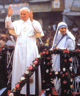 91419205jean-paul-ii-et-mere-teresa-jpg.jpg