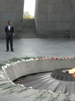 Djorkaeff au Mémorial du génocide arménien