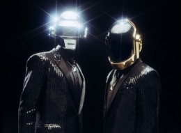 daft punk,milla jovovich,ménage à trois