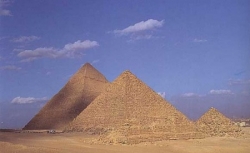 Les grandes Pyramides