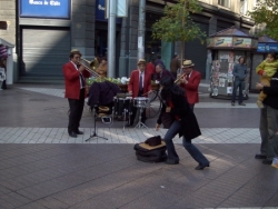 des musiciens dans les rues du centre ville (pieto