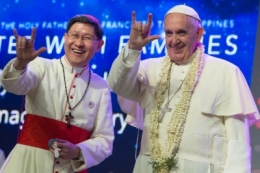 François et Mgr Tagle.jpg