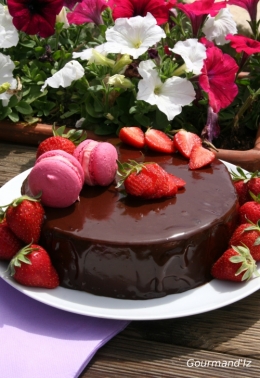 entremet fraise et chocolat, mousse de fraises, bavaroise aux fraises