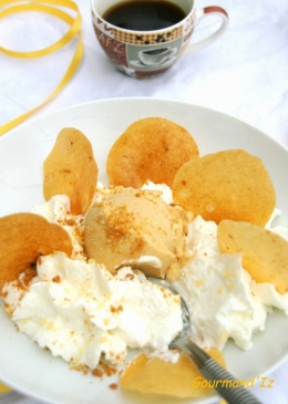 crémeux fromage blanc, glace carame, mousse pétillante, fou de pâtisserie