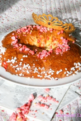 royaume, brioche des rois, couronne des rois, roscon de reyes, brioche aux pralines roses, pralines roses, couronne des rois aux pralines