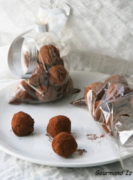 recettes de truffes au chocolat, truffes au chocolat, enrobage, tablage du chocolat au bain marie, ail noir et chocolat