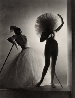 Horst P. Horst, Dali Costume, 1939.jpg