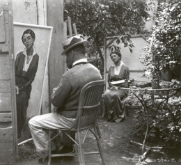 Gertrud-Hodler-Gertud-Dübi-Müller-“Emma-Schmidt-Müller-sitting-for-her-portrait-by-Ferdinand-Hodler-in-his-studio-garden-1913-440x401.jpg