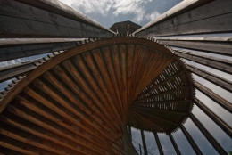Escaliers_de_la_tour_de_Sauvabelin.jpg