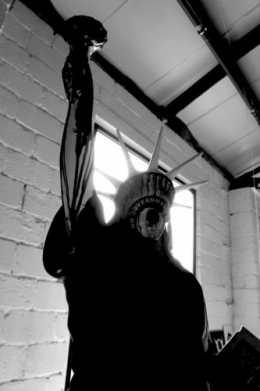 art,image,kendell geers,violence,regard,conscience,présence,humain