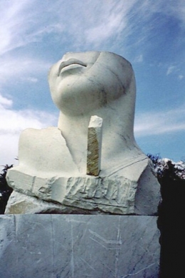 Igor_Mitoraj_HerosDeLumiere_1986.jpg
