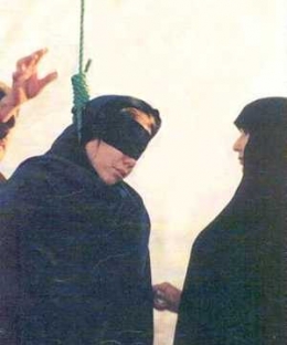 iranfemmependue5m.jpg