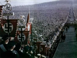 hitler8on4.jpg