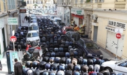 boulevard-voltaire-priere-de-rue1-800x475.jpg