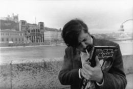 bande dessinée,b.d.,b.d. l'hebdo de la bd,professeur choron,jean-patrick manchette,cavanna,cabu,wolinski,gébé,charlie hebdo,jacques tardi,120 rue de la gare,léo malet,dominique grange,prison petite roquette,larzac 73,adèle blanc-sec,brindavoine,c'était la guerre des tranchées,manchette la position du tireur couché,monuments aux morts,tardi élise et les nouveaux partisans,claire etcherelli élise ou la vraie vie,mai 68,gauche prolétarienne,la cause du peuple