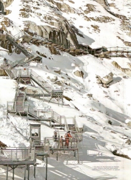 MER DE GLACE ESCALIER.jpg