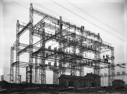 STRUCTURE PYLONES POUR LIGNES HAUTE TENSION.jpg