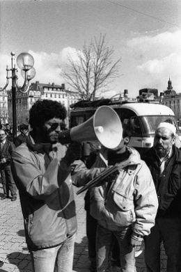 1989 03 18 BELLECOUR MANIF ANTI RUSHDIE.jpg