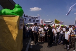 2000 06 29 MANIF CONTRE VOLS DE NUIT.jpg