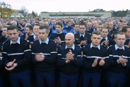 2001 12 06 MANIF GENDARMES.jpg