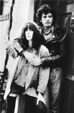 patti-smith-robert-mapplethorpe-nyc-1977-kate-simon.jpg