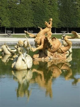 2012-08-12 Versailles dragon DSCN5734_783 (Small).JPG