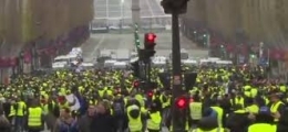 Champs-élysées Manifestation gilets jaunes.jpg