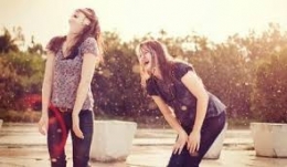 Rire deux filles.jpg