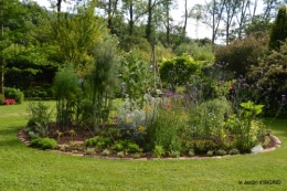 potager,chenille,pour le 18 juin,tour du jardin 067.JPG