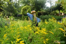 Ines,jardin,lagestromia,brocante Lalinde 123.JPG