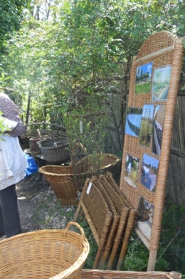 ancolies,jardins de la Brande,les filles et Caro 069.JPG