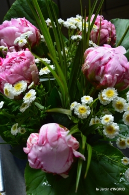 jardin,chez Bernadette,puces,cygnes,pluie 066.JPG