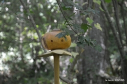 manthe religieuse,Lalinde marché,Land art au Colombier 087.JPG