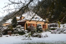 Neige en dordogne,jardin 134.JPG