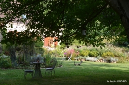 jardin,papillons,anniversaire d'Ines,bricolage 019.JPG