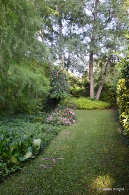 en juin jardin 166.JPG
