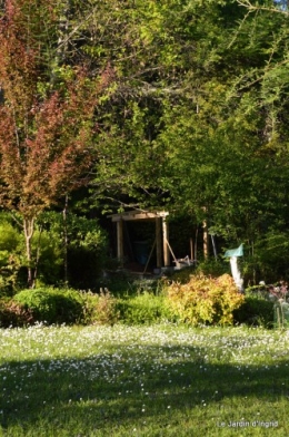 géraniums,glycine Monpazier,cabane,arums,fleurs sauvages 107.JPG