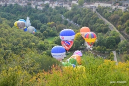 Mongolfières à Rocamadour,Martel village 082.JPG