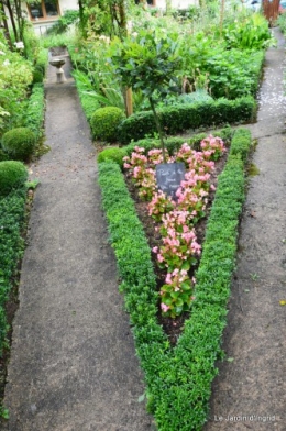 tableau,jardin,centre de table,les bégos,Cadouin,DALY,Mouleydier 135.JPG